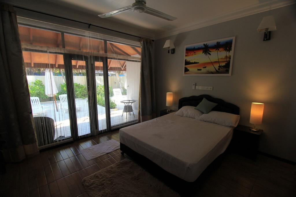Local Island Inn Hangnaameedhoo Exteriör bild