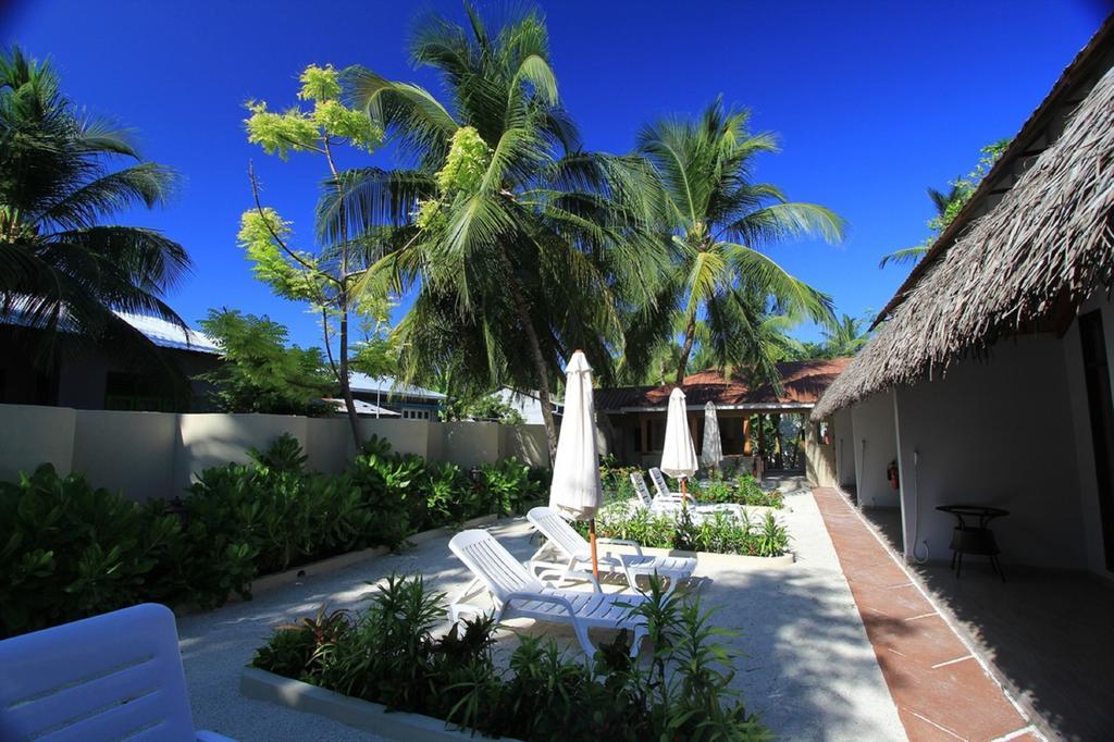 Local Island Inn Hangnaameedhoo Exteriör bild