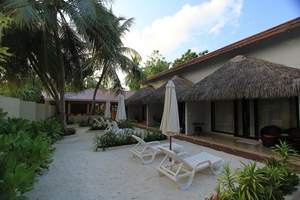 Local Island Inn Hangnaameedhoo Exteriör bild