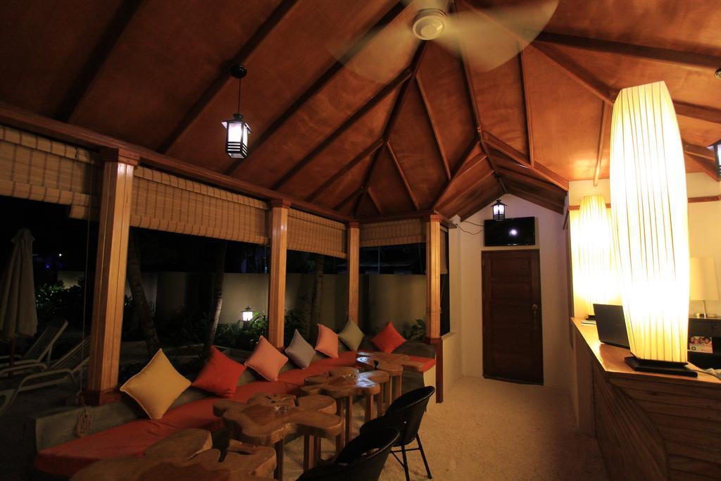 Local Island Inn Hangnaameedhoo Exteriör bild