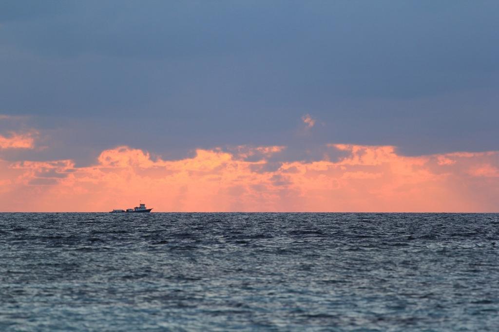 Local Island Inn Hangnaameedhoo Exteriör bild