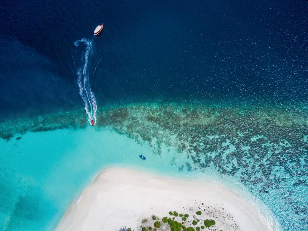 Local Island Inn Hangnaameedhoo Exteriör bild